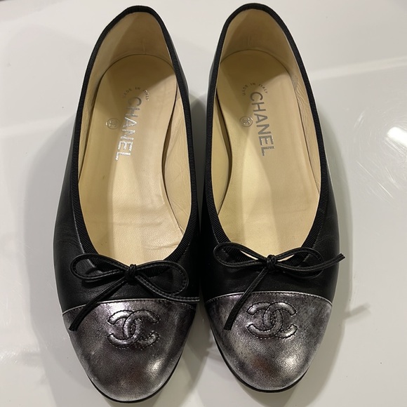 ♥️Authentic Chanel CC Cap Toe Bow Ballerina Flats - Picture 2 of 3